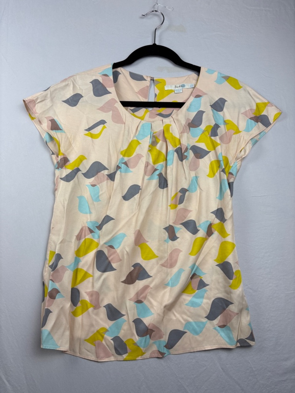 Boden Women’s Size 6 Bird Print Blouse Cream Short Sleeve Keyhole Back